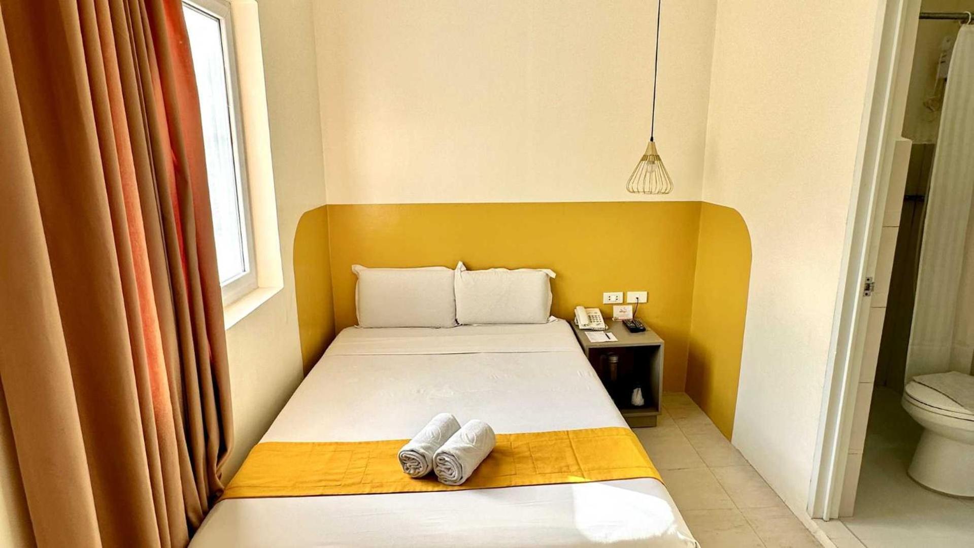 Travelbee Capitol Inn Cebu Екстер'єр фото