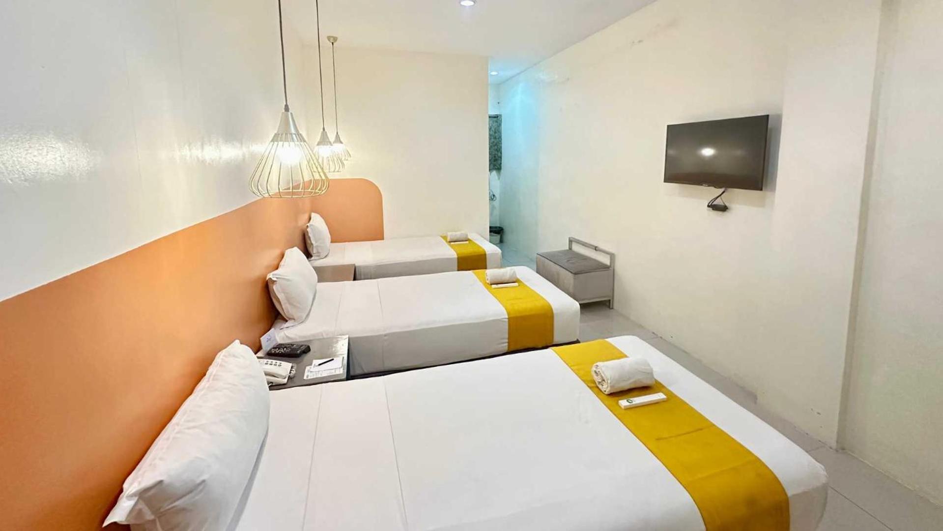 Travelbee Capitol Inn Cebu Екстер'єр фото