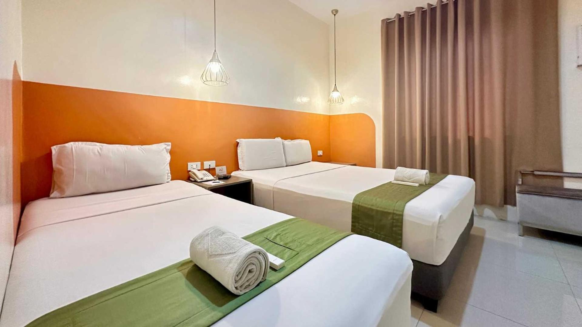 Travelbee Capitol Inn Cebu Екстер'єр фото
