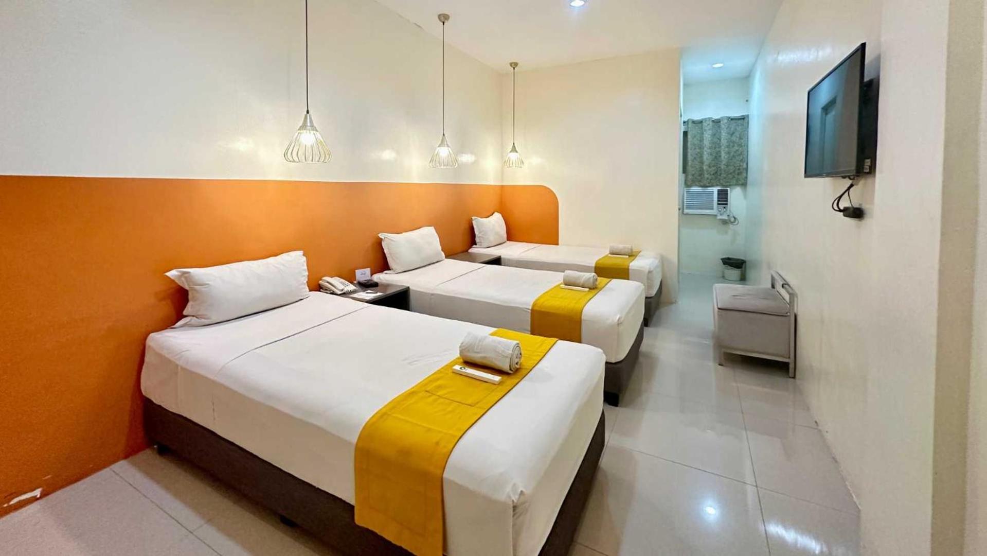 Travelbee Capitol Inn Cebu Екстер'єр фото