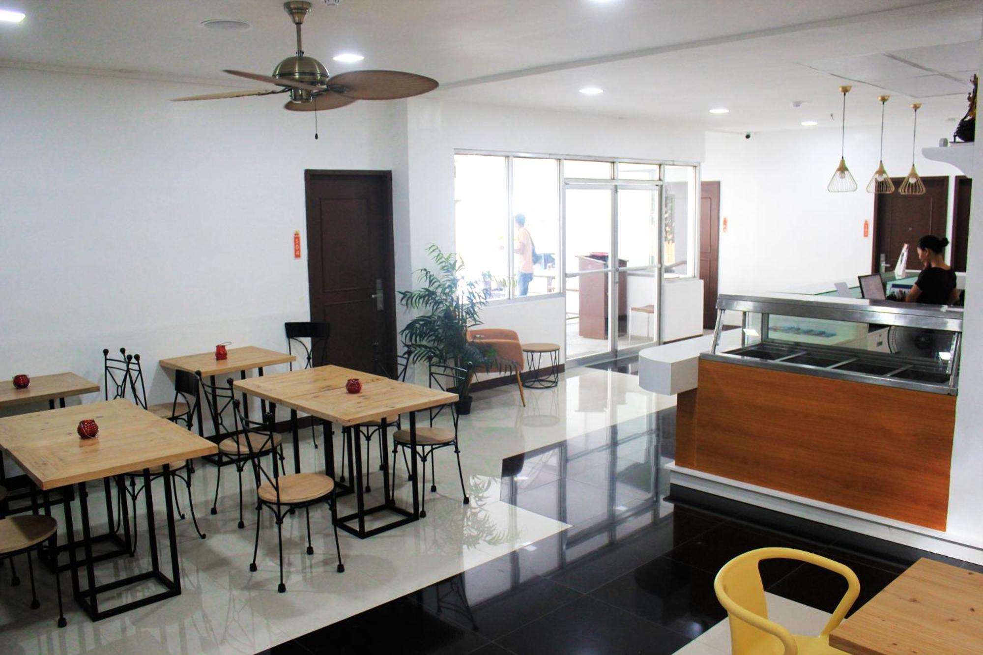Travelbee Capitol Inn Cebu Екстер'єр фото